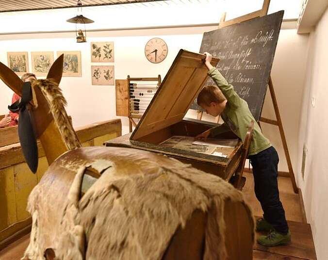 Bild zur Veranstaltung: Offene Führung im Schulmuseum II