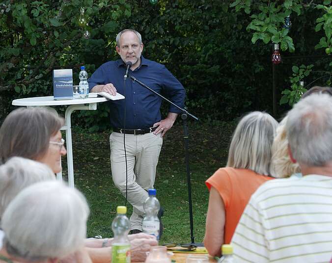 Oberbürgemeister Simon Blümcke bei seiner Lesung