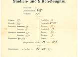 Das damalige Notensytem kennt 8 Stufen und reicht von "recht gut" (was heute eine 1 wäre) bis zu "sehr mittelmäßig". Bei unserem Objekt des Monats dominiert das "zg = ziemlich gut" oder "zgg = ziemlich gut bis gut". 